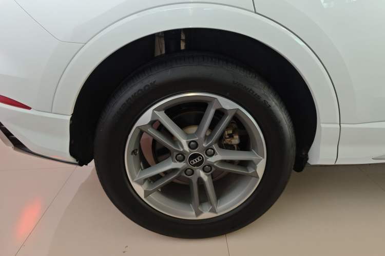 Used Audi Q3 2024 35 TFSI Ambition Dynamic Edition Right Rear Wheel Hub