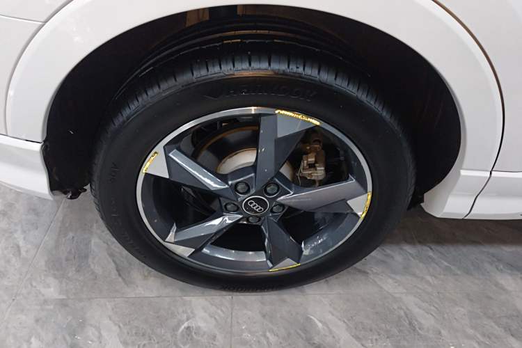Used Audi Q3 2024 35 TFSI Fashion Dynamic Edition Right Rear Wheel Hub