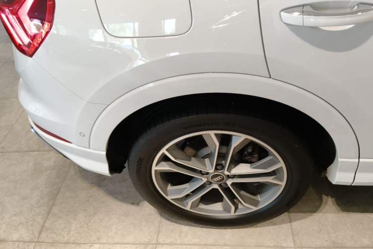 Used Audi Q3 2024 40 TFSI Fashion Dynamic Model Right Rear Wheel Hub