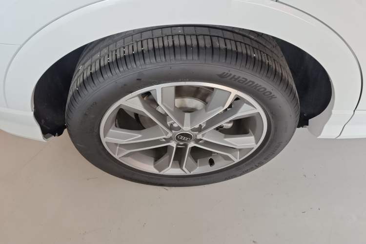 Used Audi Q3 2024 40 TFSI Fashion Dynamic Model Right Rear Wheel Hub