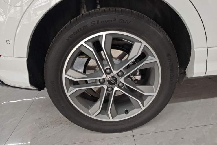 Used Audi Q3 2024 40 TFSI Fashion Dynamic Model Right Rear Wheel Hub