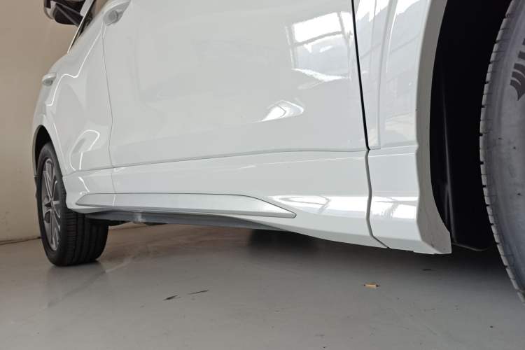 Used Audi Q3 2024 40 TFSI Fashion Dynamic Model Right Side Sill
