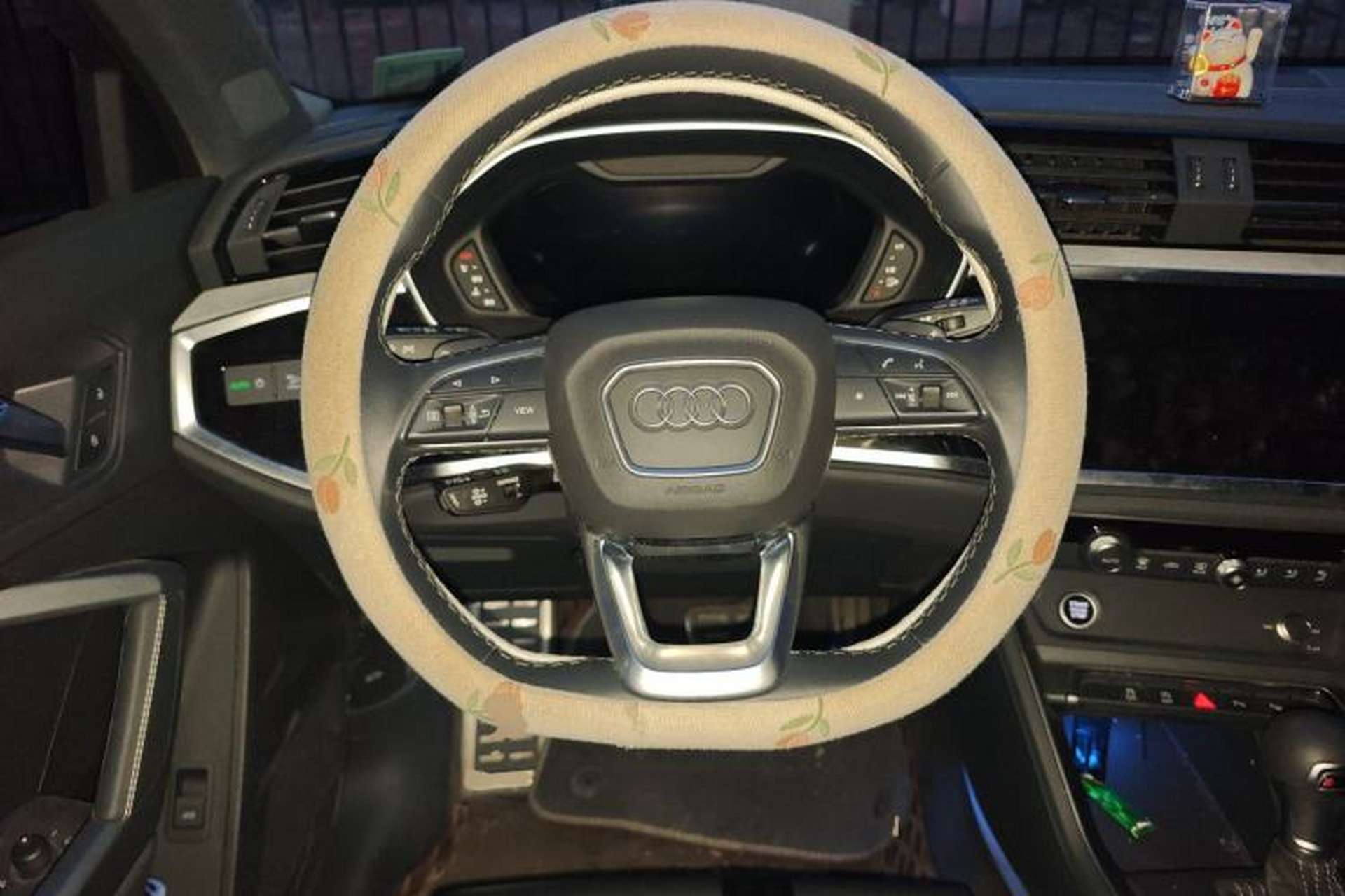 Used Audi Q3 2024 35 TFSI Fashion Dynamic Edition Steering Wheel