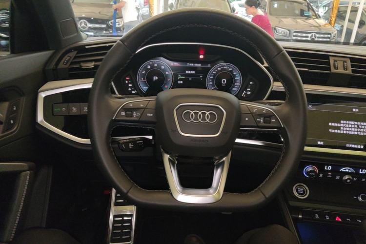 Used Audi Q3 2024 35 TFSI Fashion Dynamic Edition Steering Wheel