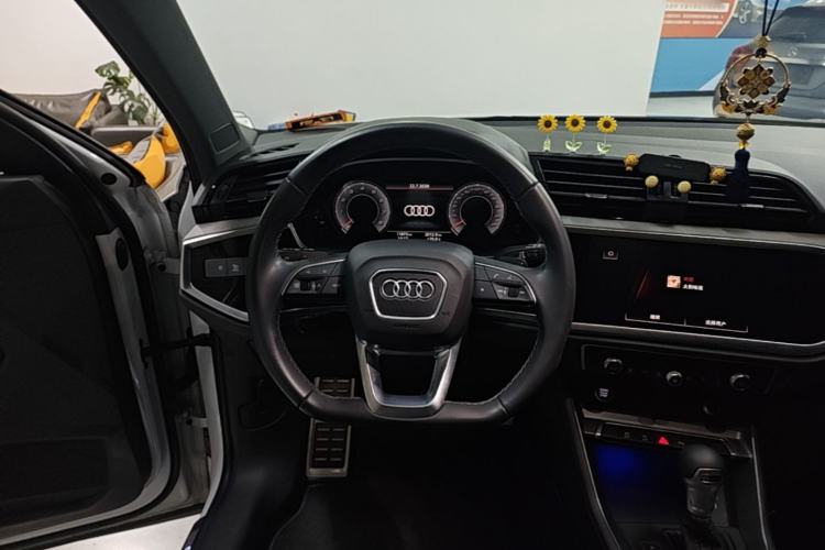 Used Audi Q3 2024 35 TFSI Fashion Dynamic Edition Steering Wheel