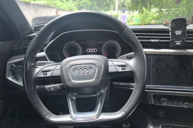 Used Audi Q3 2024 35 TFSI Fashion Dynamic Edition Steering Wheel