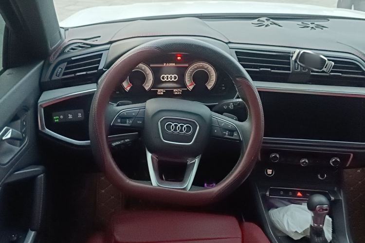 Used Audi Q3 2024 35 TFSI Fashion Dynamic Edition Steering Wheel