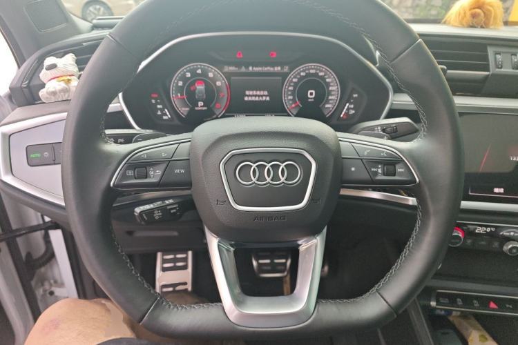 Used Audi Q3 2024 40 TFSI Fashion Dynamic Model Steering Wheel