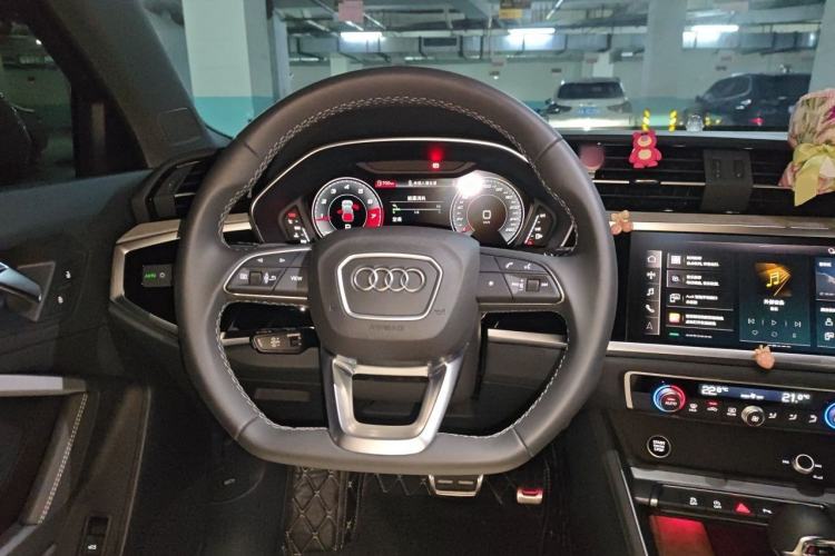 Used Audi Q3 2024 35 TFSI Fashion Dynamic Edition Steering Wheel