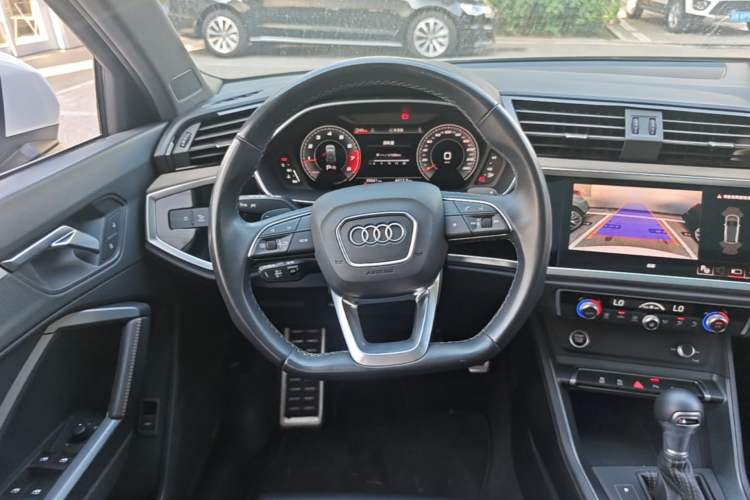 Used Audi Q3 2024 35 TFSI Stylish and Elegant Edition Steering Wheel