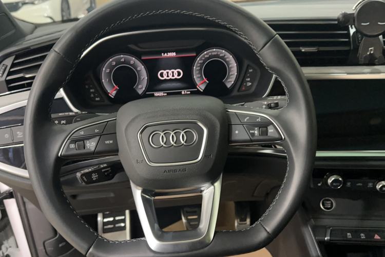 Used Audi Q3 2024 35 TFSI Fashion Dynamic Edition Steering Wheel
