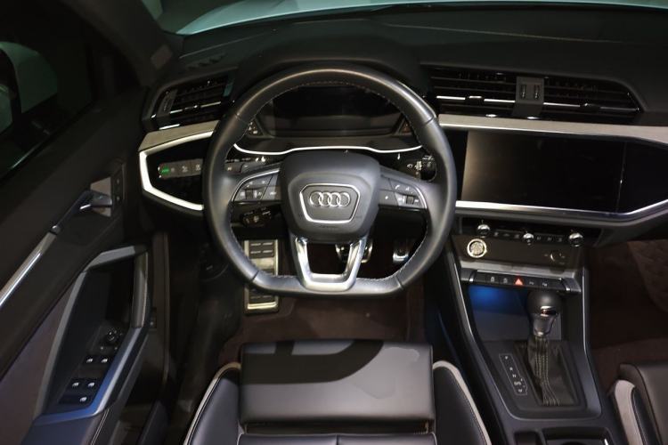 Used Audi Q3 2024 35 TFSI Fashion Dynamic Edition Steering Wheel
