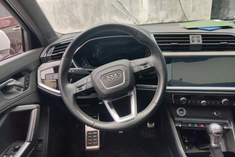Used Audi Q3 2024 35 TFSI Fashion Dynamic Edition Steering Wheel