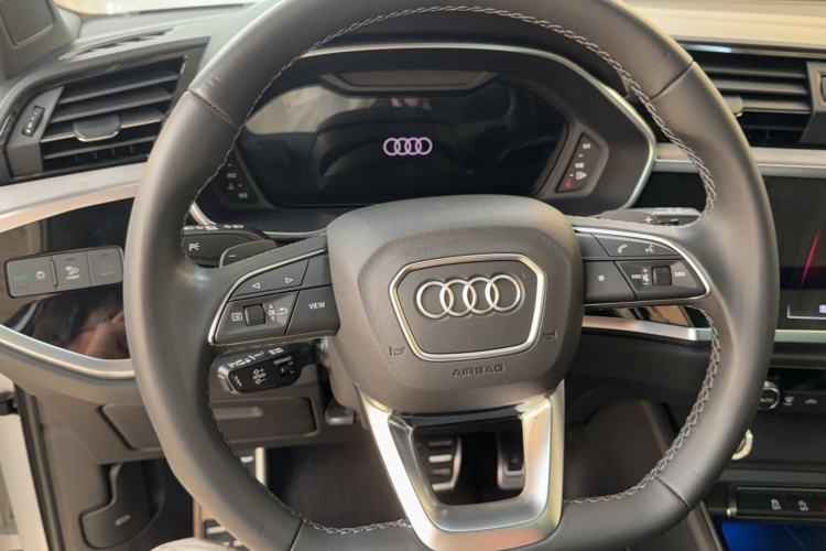 Used Audi Q3 2024 35 TFSI Fashion Dynamic Edition Steering Wheel
