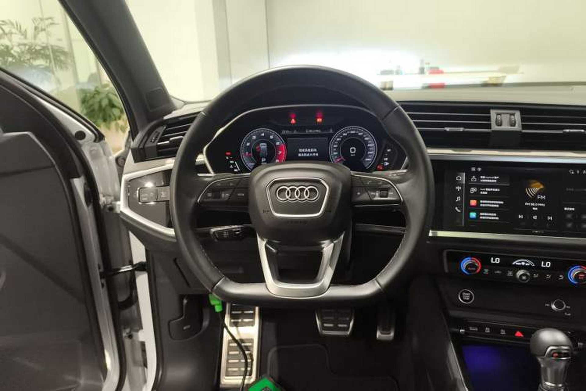 Used Audi Q3 2024 40 TFSI Fashion Dynamic Model Steering Wheel