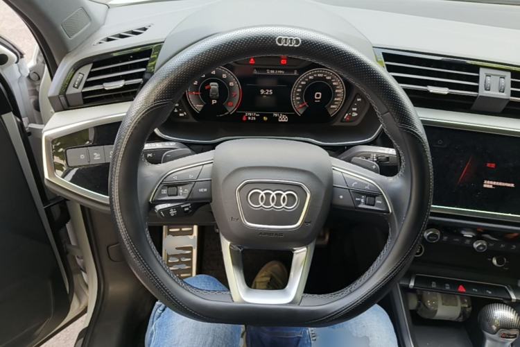 Used Audi Q3 2024 35 TFSI Fashion Dynamic Edition Steering Wheel