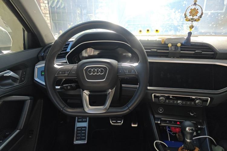 Used Audi Q3 2024 35 TFSI Fashion Dynamic Edition Steering Wheel