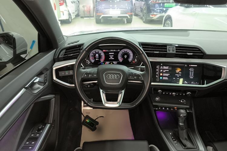 Used Audi Q3 2024 35 TFSI Fashion Dynamic Edition Steering Wheel