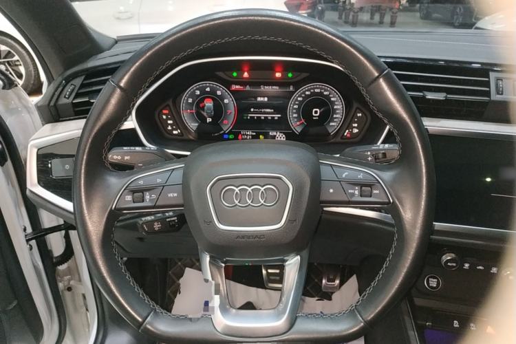 Used Audi Q3 2024 35 TFSI Fashion Dynamic Edition Steering Wheel