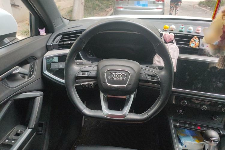 Used Audi Q3 2024 35 TFSI Fashion Dynamic Edition Steering Wheel