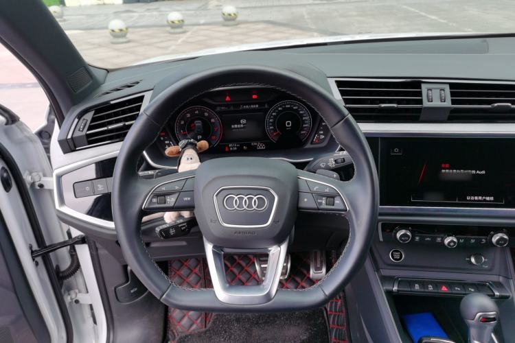 Used Audi Q3 2024 35 TFSI Fashion Dynamic Edition Steering Wheel