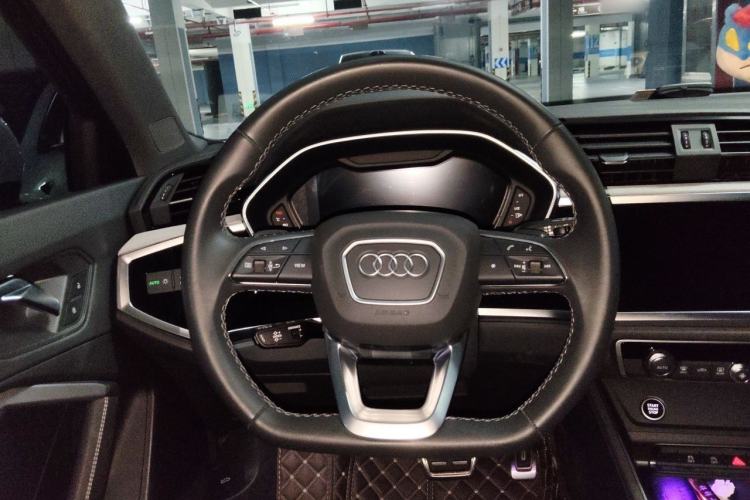 Used Audi Q3 2024 35 TFSI Fashion Dynamic Edition Steering Wheel