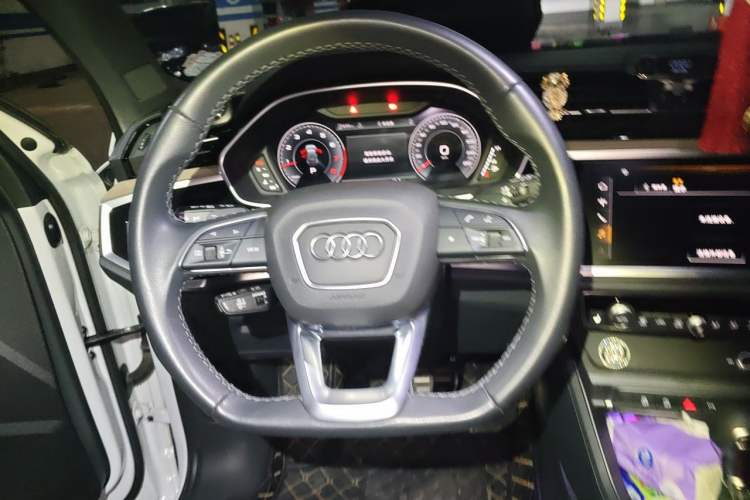 Used Audi Q3 2024 35 TFSI Stylish and Elegant Edition Steering Wheel