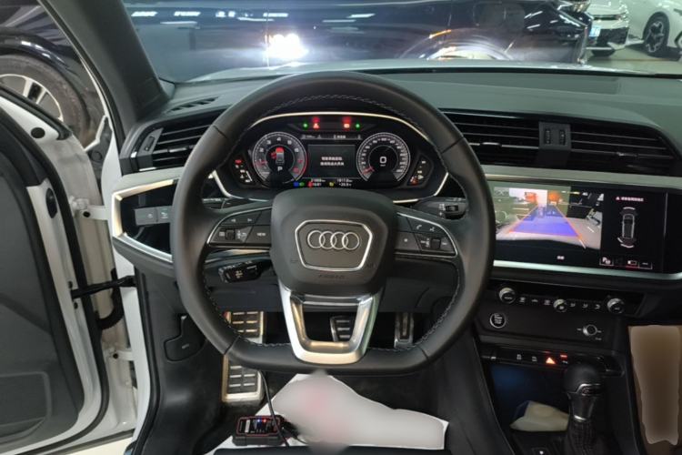 Used Audi Q3 2024 35 TFSI Fashion Dynamic Edition Steering Wheel