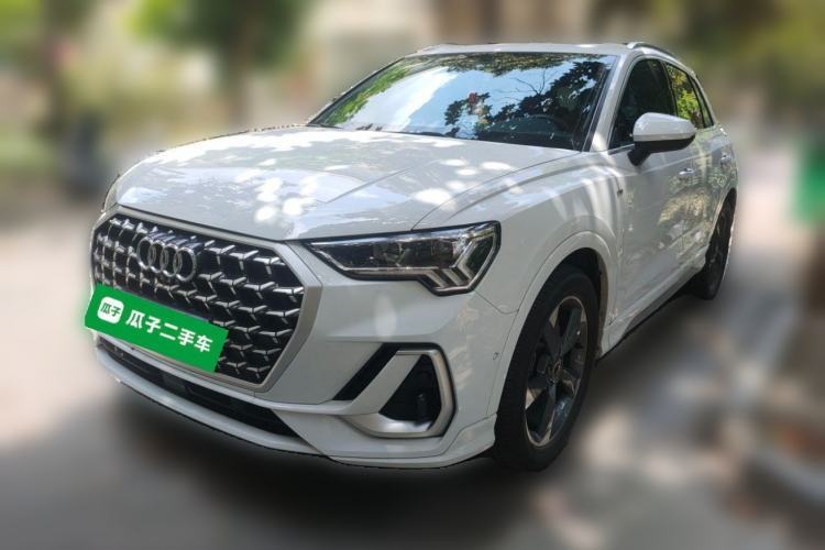 Used Audi Q3 2024 35 TFSI Fashion Dynamic Edition Guazi used car, China used car export, Used car for sale, Used cars, Cheapest cars for sale