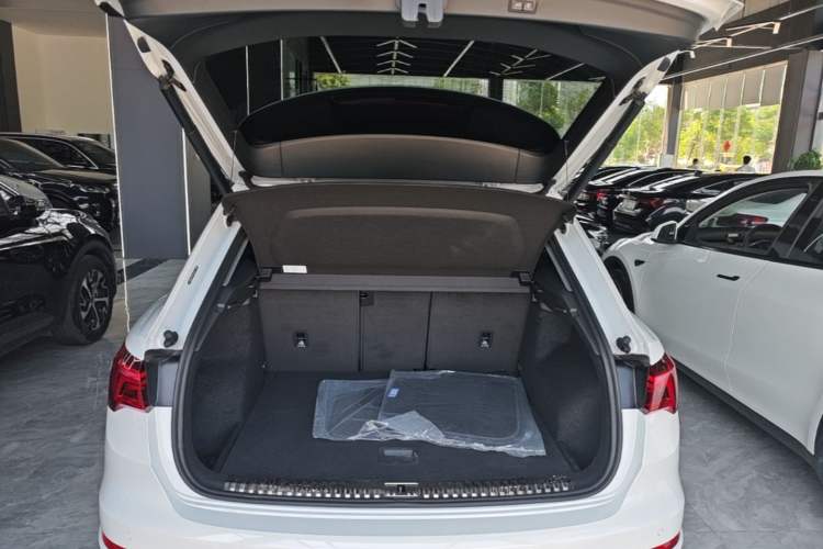 Used Audi Q3 2024 35 TFSI Fashion Dynamic Edition Trunk