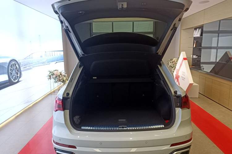 Used Audi Q3 2024 35 TFSI Fashion Dynamic Edition Trunk