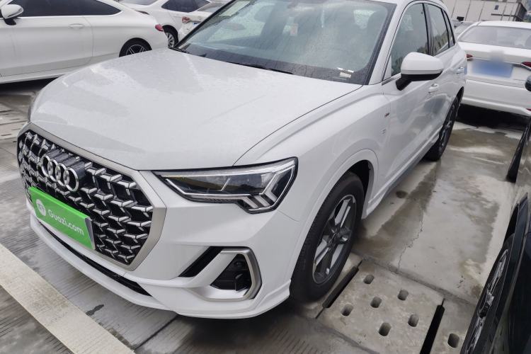 Used Audi Q3 2024 35 TFSI Ambition Dynamic Edition Guazi used car, China used car export, Used car for sale, Used cars, Cheapest cars for sale