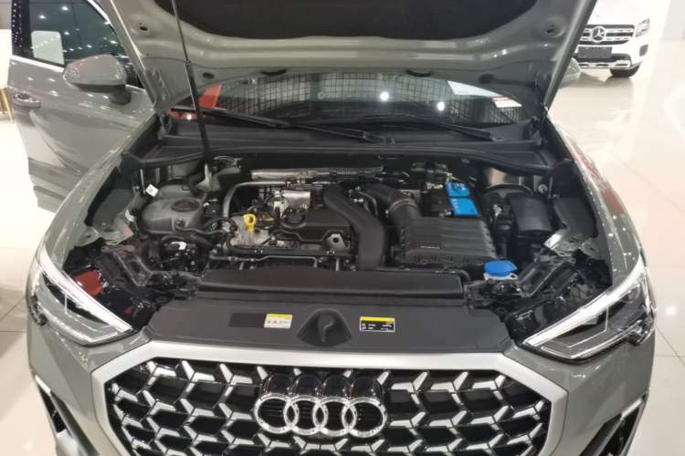 Used Audi Q3 2025 quattro 45th Anniversary Edition 35TFSI Fashionable and Dynamic Model Engine Bay