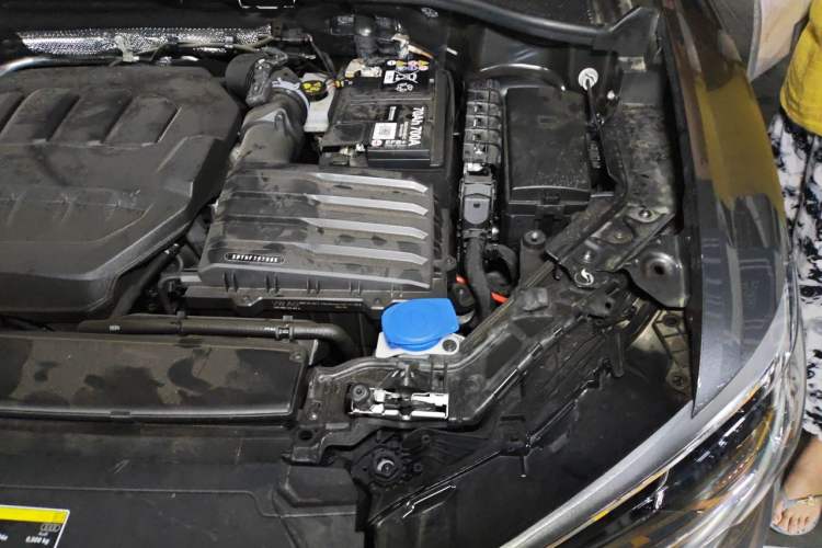 Used Audi Q3 2025 quattro 45th Anniversary Edition 40TFSI Fashionable and Dynamic Model Engine Bay Left