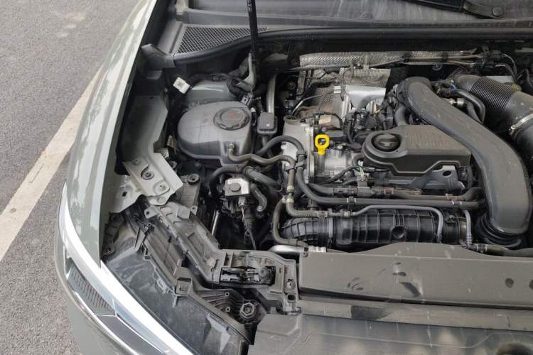 Used Audi Q3 2025 quattro 45th Anniversary Edition 35TFSI Fashionable and Dynamic Model Engine Bay Right