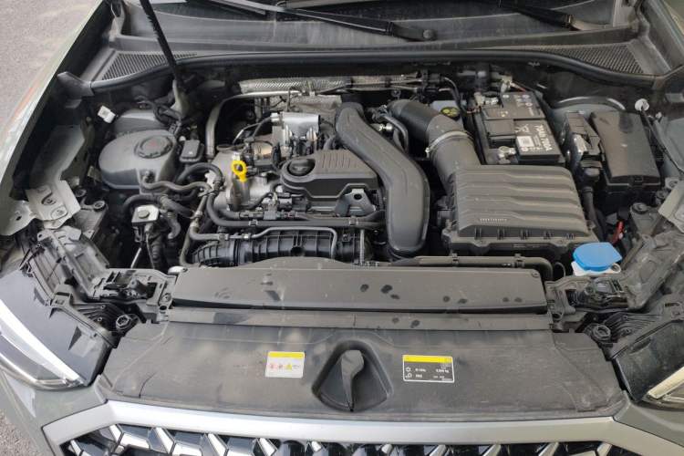 Used Audi Q3 2025 quattro 45th Anniversary Edition 35TFSI Fashionable and Dynamic Model Engine Bay
