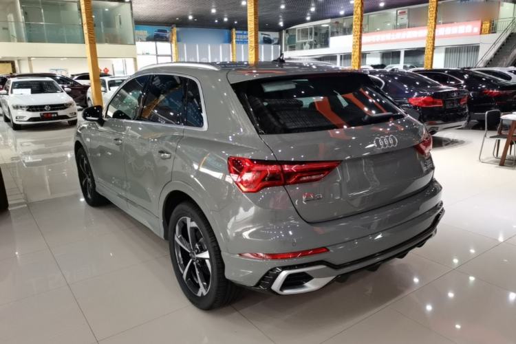 Used Audi Q3 2025 quattro 45th Anniversary Edition 35TFSI Fashionable and Dynamic Model Exterior 2