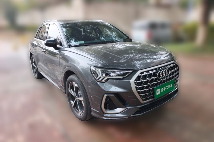 Used Audi Q3 2025 quattro 45th Anniversary Edition 35TFSI Advanced Style Model Front Right 45 Deg