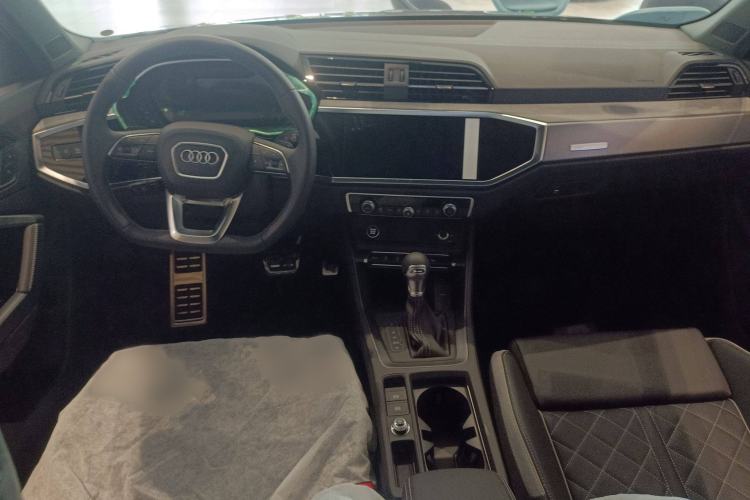 Used Audi Q3 2025 quattro 45th Anniversary Edition 40TFSI Fashionable and Dynamic Model Interior 3