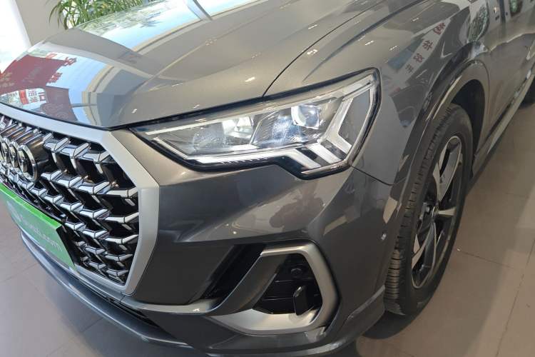 Used Audi Q3 2025 quattro 45th Anniversary Edition 35TFSI Fashionable and Dynamic Model Left Front Headlight