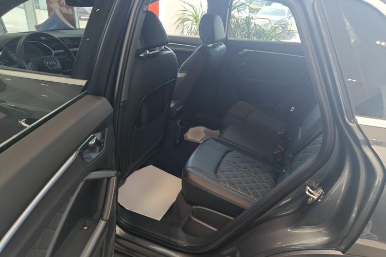 Used Audi Q3 2025 quattro 45th Anniversary Edition 35TFSI Fashionable and Dynamic Model Left Rear Seat