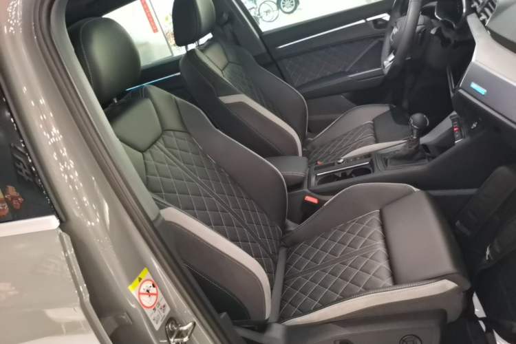 Used Audi Q3 2025 quattro 45th Anniversary Edition 35TFSI Fashionable and Dynamic Model Right Front Seat