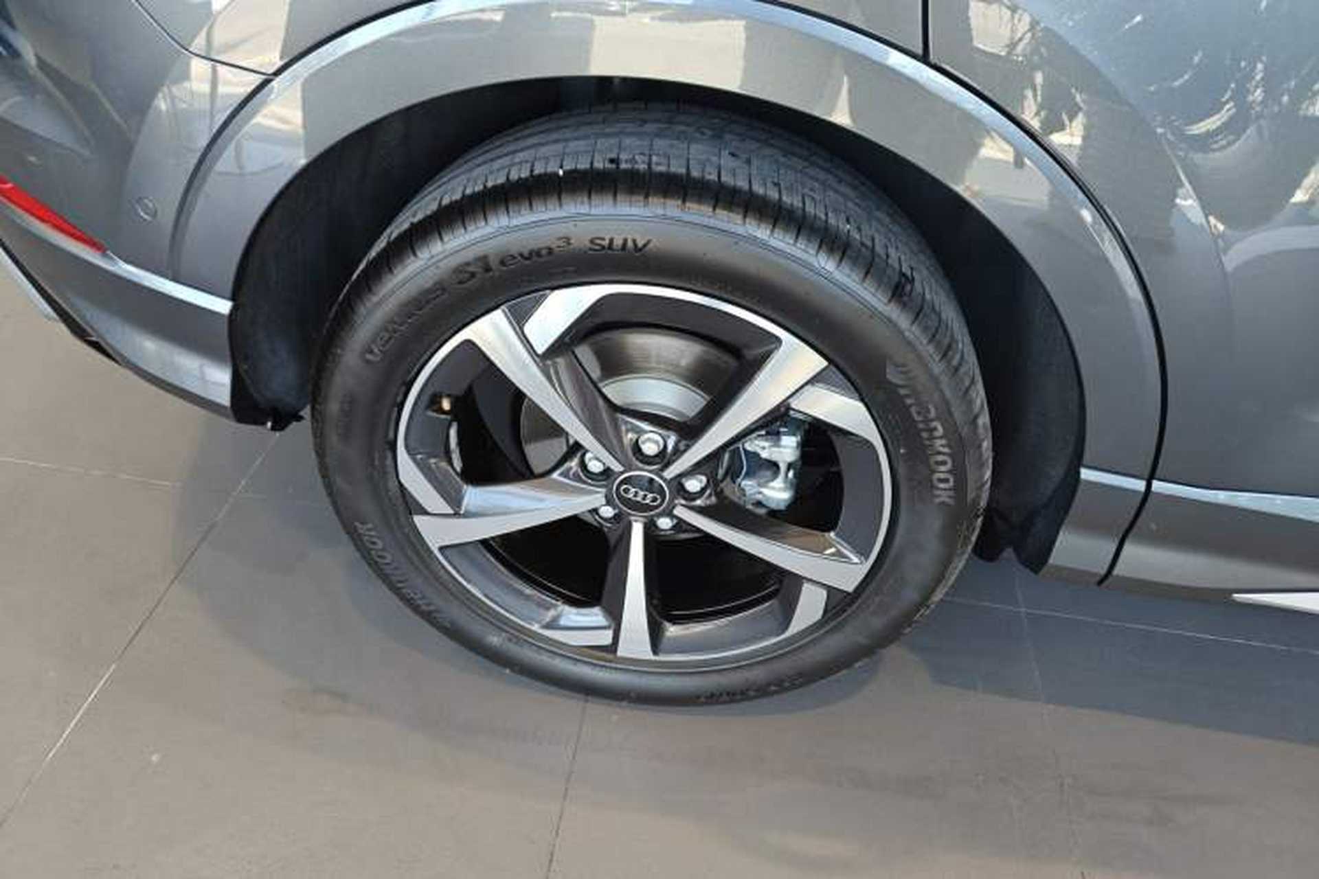 Used Audi Q3 2025 quattro 45th Anniversary Edition 35TFSI Fashionable and Dynamic Model Right Rear Wheel Hub