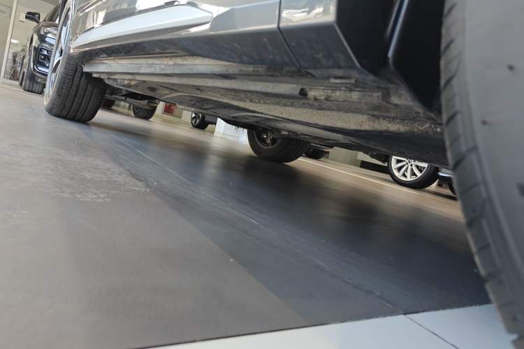 Used Audi Q3 2025 quattro 45th Anniversary Edition 35TFSI Fashionable and Dynamic Model Right Side Sill