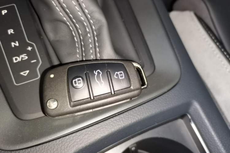 Used Audi Q3 2025 quattro 45th Anniversary Edition 35TFSI Fashionable and Dynamic Model Vehicle Key