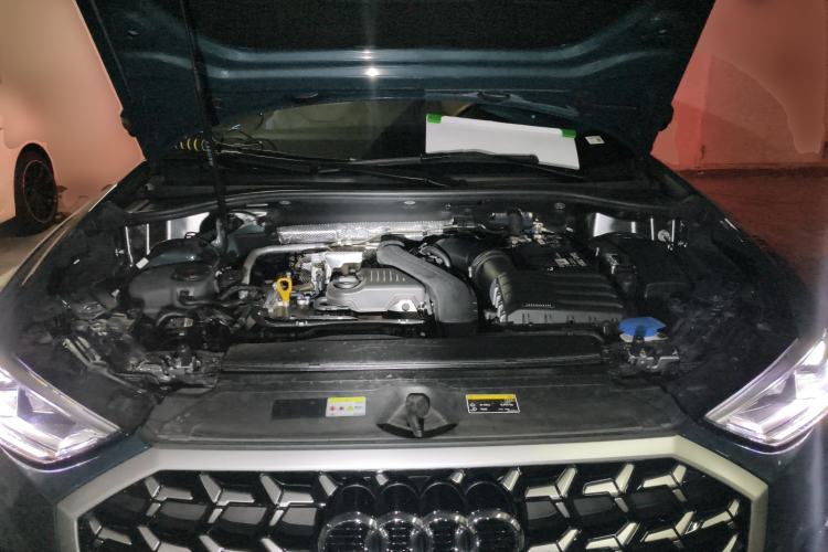 Used Audi Q3 2025 quattro 45th Anniversary Edition 35TFSI Fashionable and Dynamic Model Engine Bay