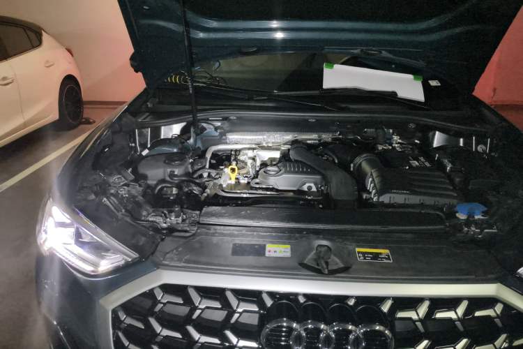 Used Audi Q3 2025 quattro 45th Anniversary Edition 35TFSI Fashionable and Dynamic Model Engine Bay Right