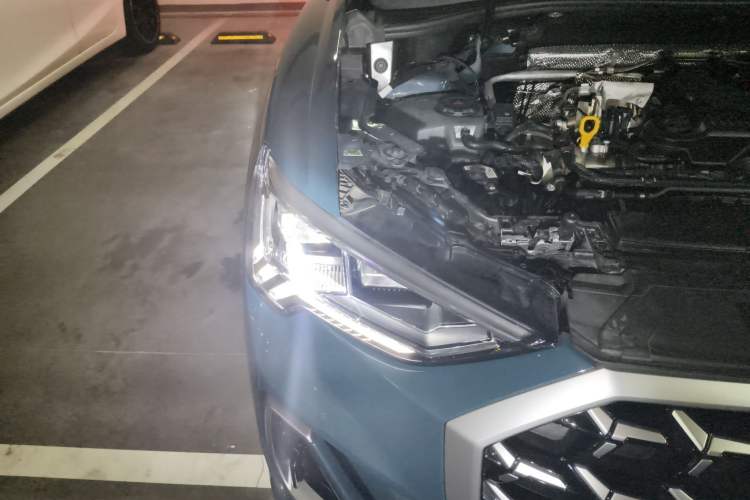 Used Audi Q3 2025 quattro 45th Anniversary Edition 35TFSI Fashionable and Dynamic Model Right Front Headlight