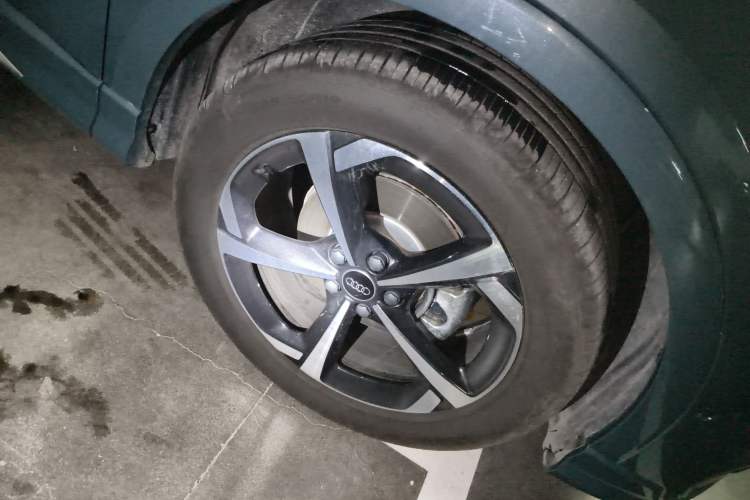 Used Audi Q3 2025 quattro 45th Anniversary Edition 35TFSI Fashionable and Dynamic Model Right Front Wheel Hub