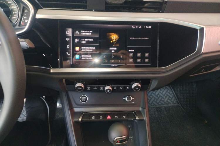 Used Audi Q3 2025 quattro 45th Anniversary Edition 35TFSI Fashionable and Dynamic Model Audio And AC Panel